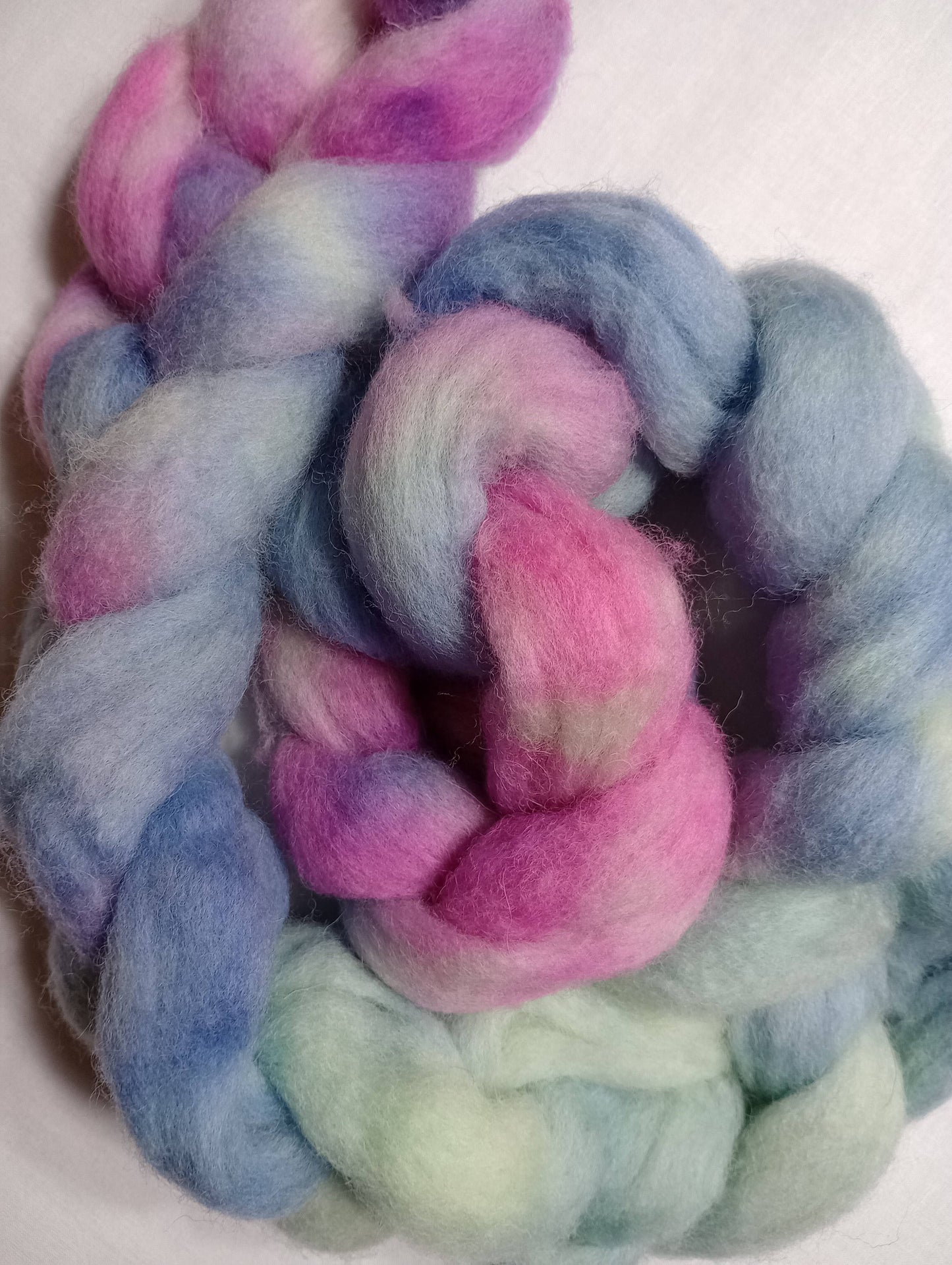 Hand Dyed Roving - Shetland - 100 gram Braids