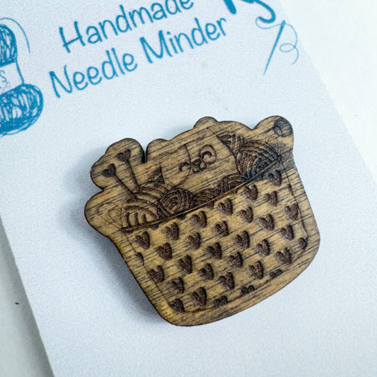 Happy Cat in Yarn Basket Wooden Magnetic Needle Minder