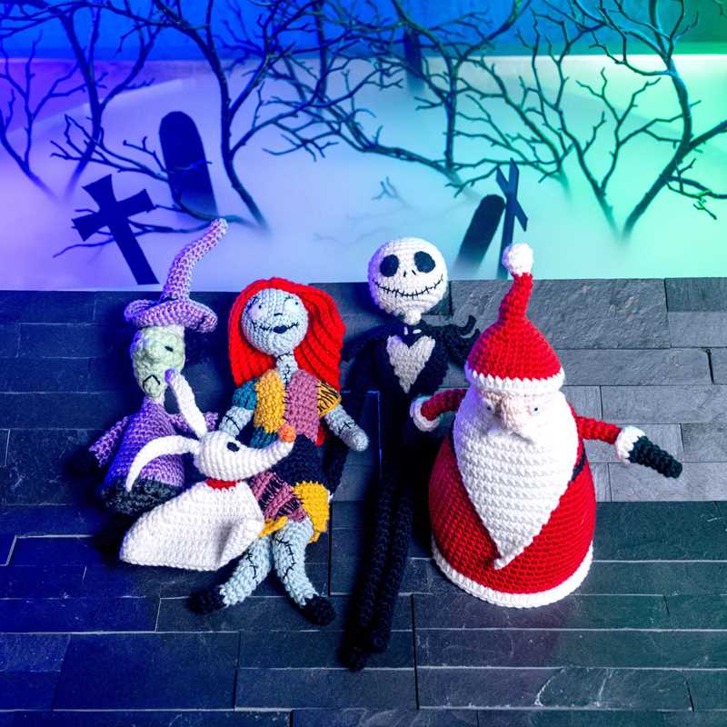 Disney Tim Burton's The Nightmare Before Christmas Crochet by Ilaria Caliri: Kit - Paperback; 88 pages / English