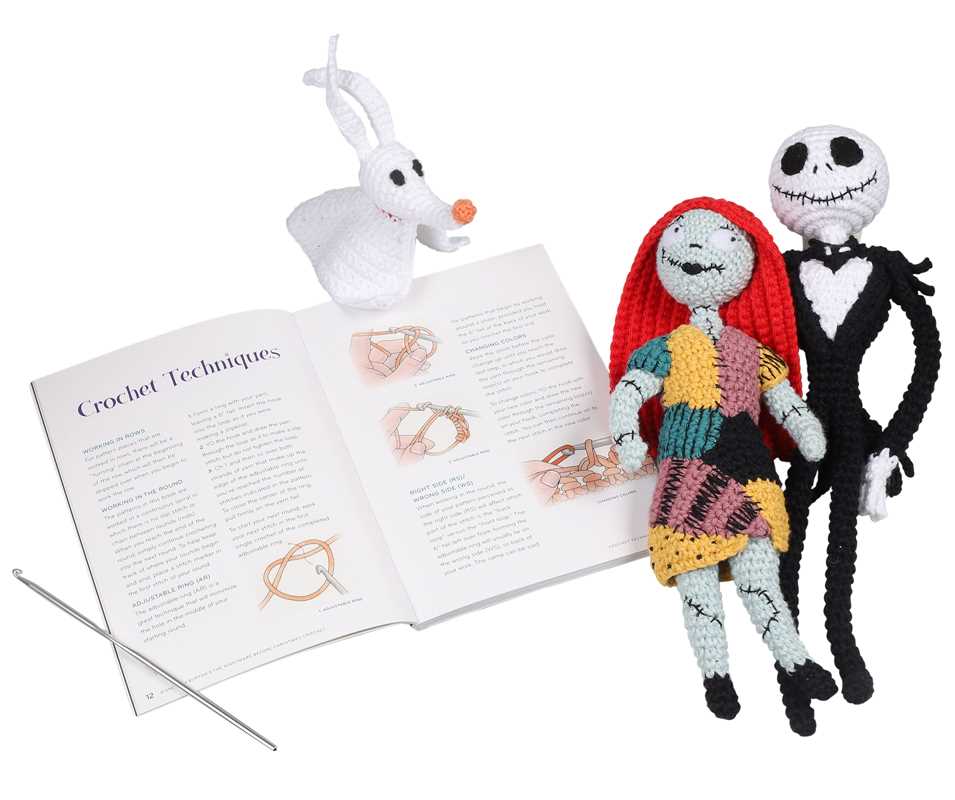 Disney Tim Burton's The Nightmare Before Christmas Crochet by Ilaria Caliri: Kit - Paperback; 88 pages / English