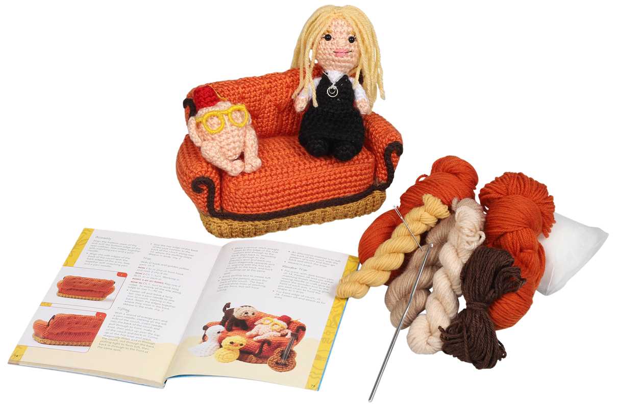 Friends Crochet by Allison Hoffman: Kit - Paperback; 76 pages / English
