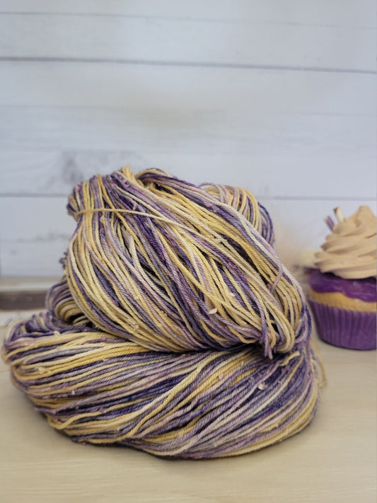 Peanut Butter and Grape Jelly, White Tweed, Sock, Wool, White Nep, Sock Yarn, Shawl Yarn