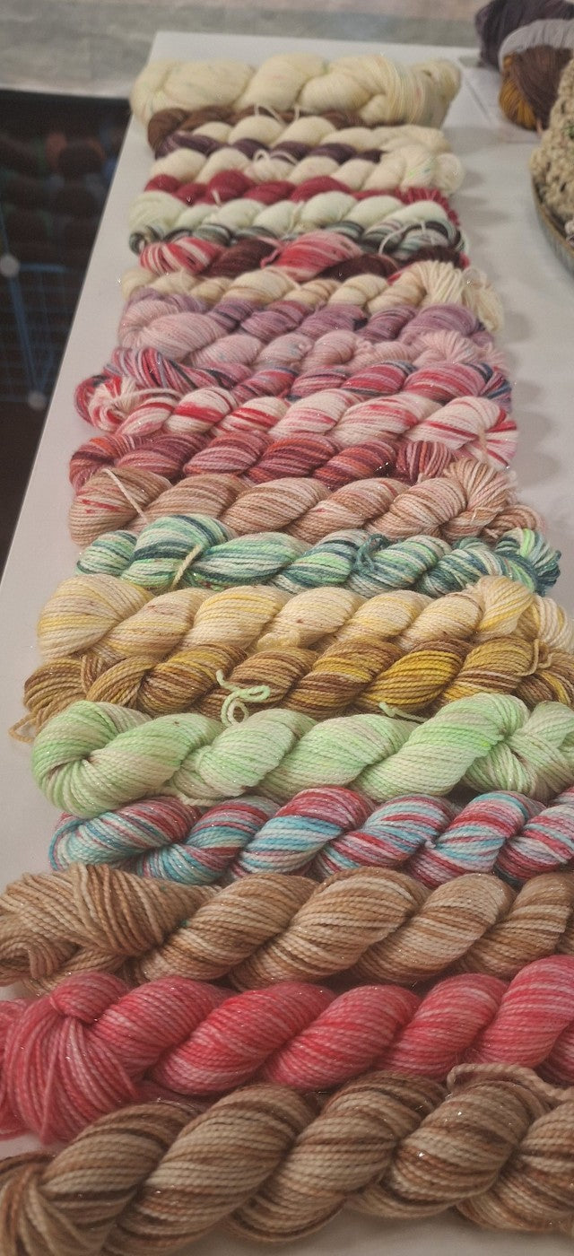 Home for the Holidays Christmas Advent Calendar - 24 minis and one full-sized skein