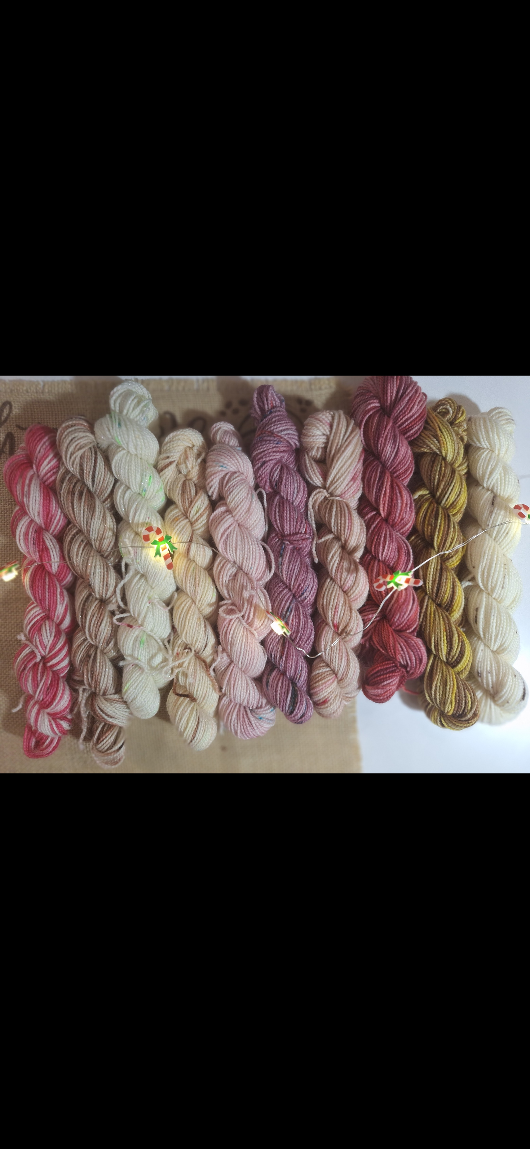Home for the Holidays Christmas Advent Calendar - 24 minis and one full-sized skein